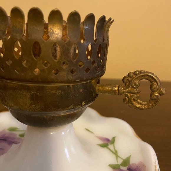 Vintage Milk Glass Lamp Dish Style Plug In Decorative Lamp Cottage Style - Picture 9 of 10